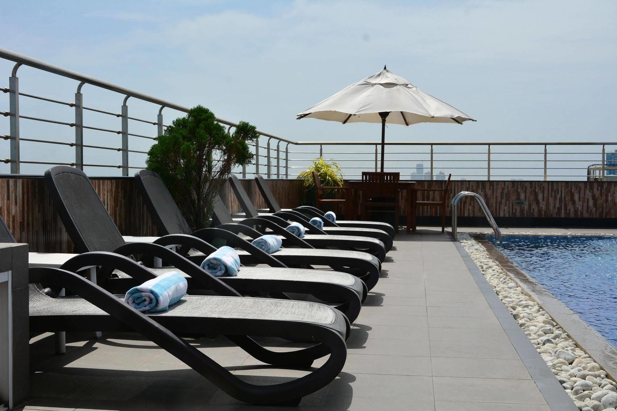 Pearl Grand Hotel Colombo Exterior foto